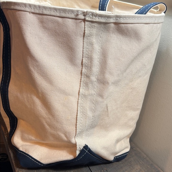 Vintage LL Bean Canvas Tote with Navy Trim zip close LARGE - Picture 15 of 16